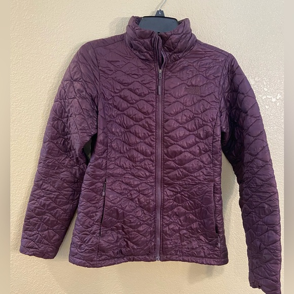 The North Face Plum Purple Thermoball Jacket Size Small - Picture 1 of 13
